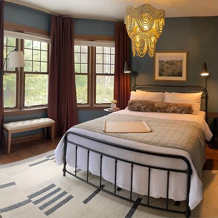 Estello Suites & Spa Lac-Mégantic エクステリア 写真