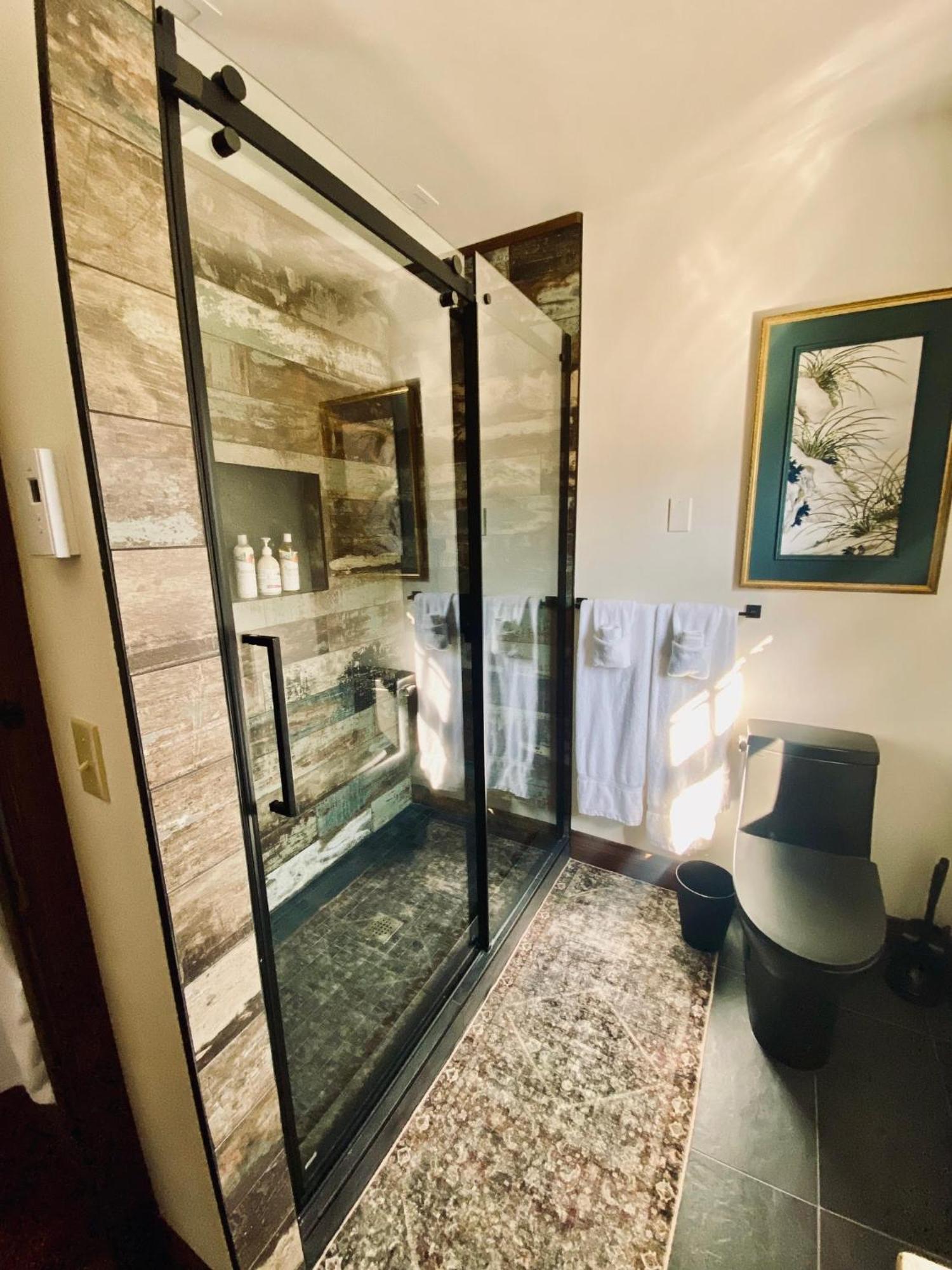 Estello Suites & Spa Lac-Mégantic エクステリア 写真